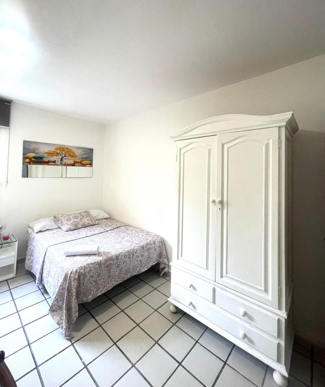 Habitacion Muy Centrica. グラナダ エクステリア 写真